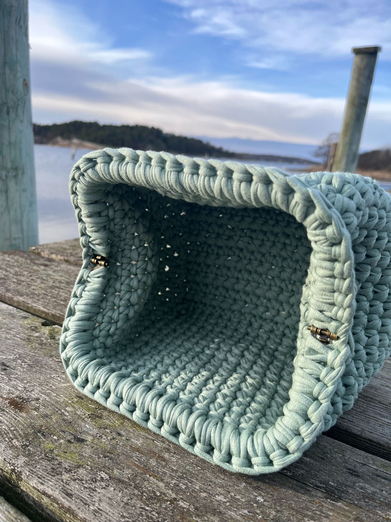 Necessär Gul handgjord virkad clutch at.ernas ernastudio.se ernastudio