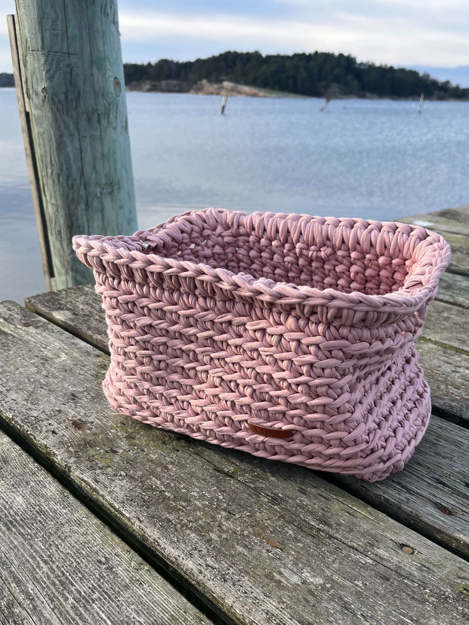 Necessär Gul handgjord virkad clutch at.ernas ernastudio.se ernastudio